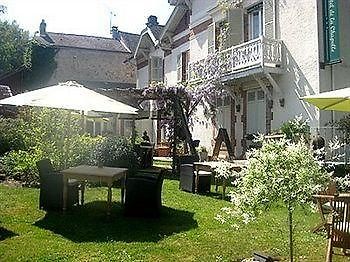 Logis Hotel De La Chapelle Milon-la-Chapelle ภายนอก รูปภาพ