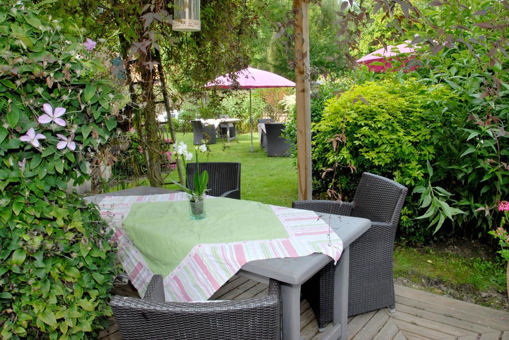 Logis Hotel De La Chapelle Milon-la-Chapelle ภายนอก รูปภาพ