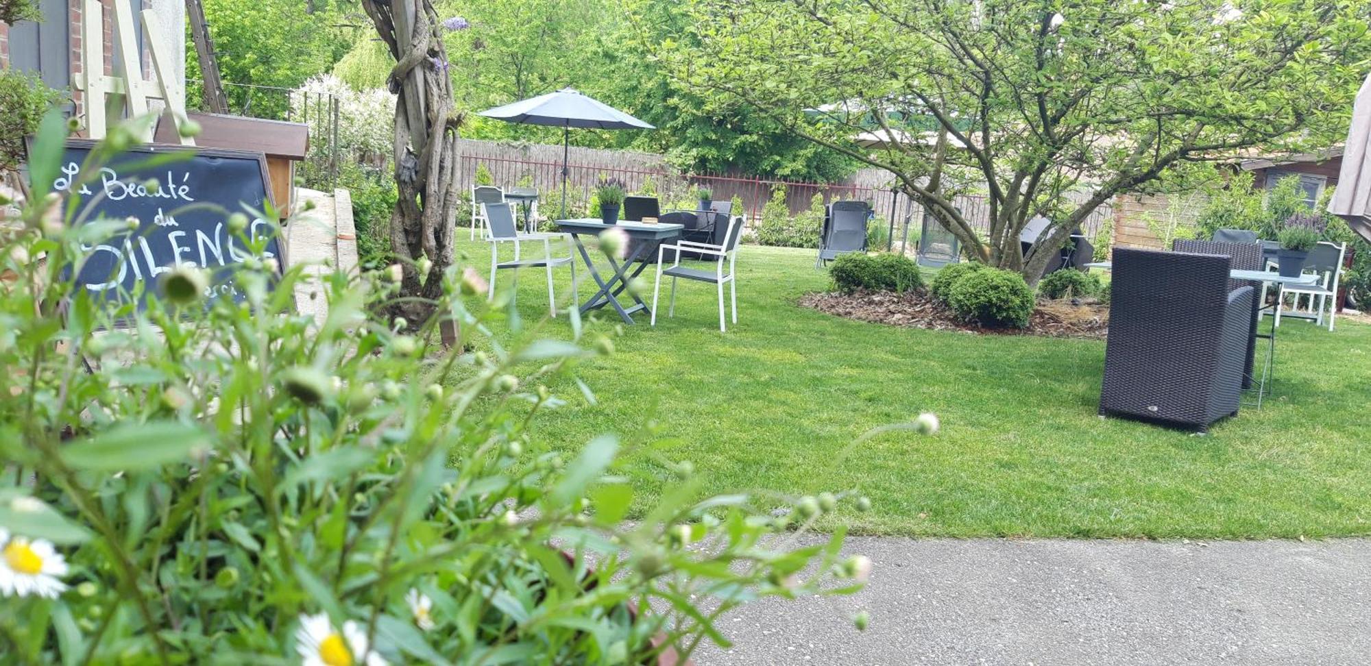 Logis Hotel De La Chapelle Milon-la-Chapelle ภายนอก รูปภาพ